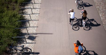Elektryczne rowery mogą być motorowerami. Poseł chce z nimi walczyć