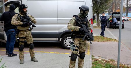 Dziennikarz z prawnikiem szantażowali prezesa spółdzielni mleczarskiej. Chcieli wyłudzić 4 mln zł