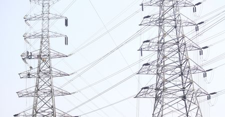 Polacy popadli w długi. Muszą oddać 27 mln zł zakładom energetycznym