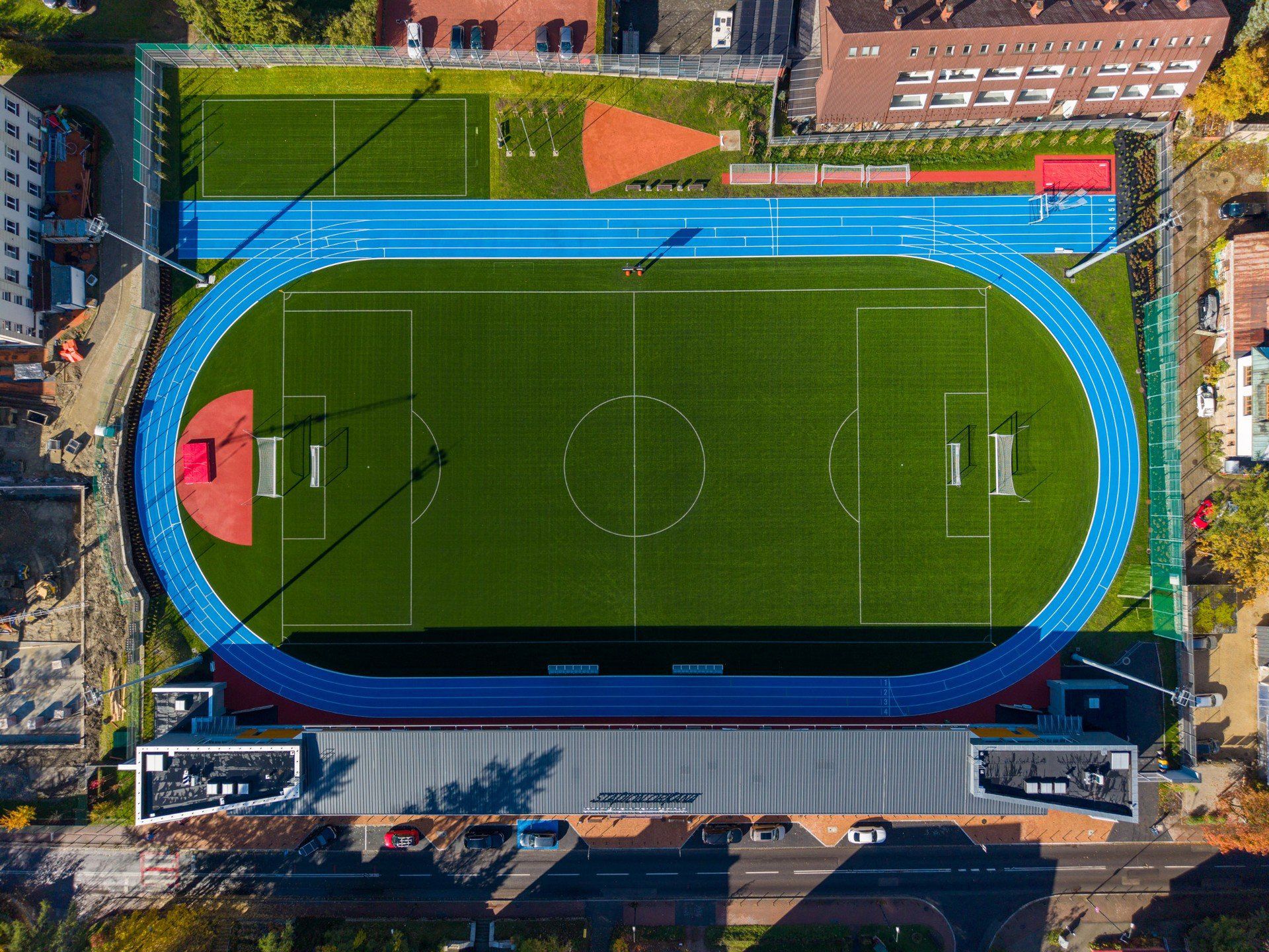 Stadion miejski w Zakopanem. Nie wszystkie szkoły działające na terenie Zakopanego mogą z niego korzystać za darmo