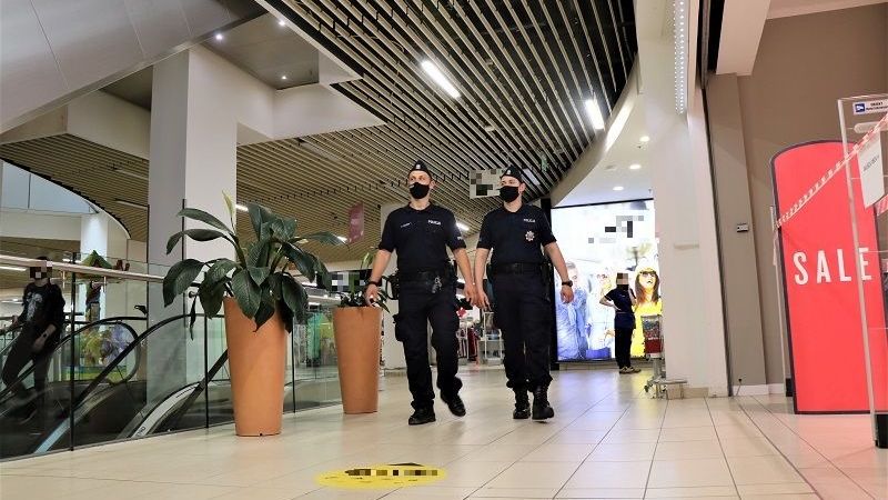 W galeriach handlowych pojawi się policja