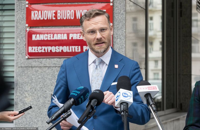 Konferencj? prasowa Zbigniewa Boguckiego i Dariusza Lasockiego pod PKW
22.08.2024  Warszawa. Konferencj? prasowa Zbigniewa Boguckiego i Dariusza Lasockiego pod siedziba Panstwowej Komisji Wyborczej. N/z Zbigniew Bogucki.
fot. Tomasz Jedrzejowski/REPORTER
Tomasz Jedrzejowski/REPORTER