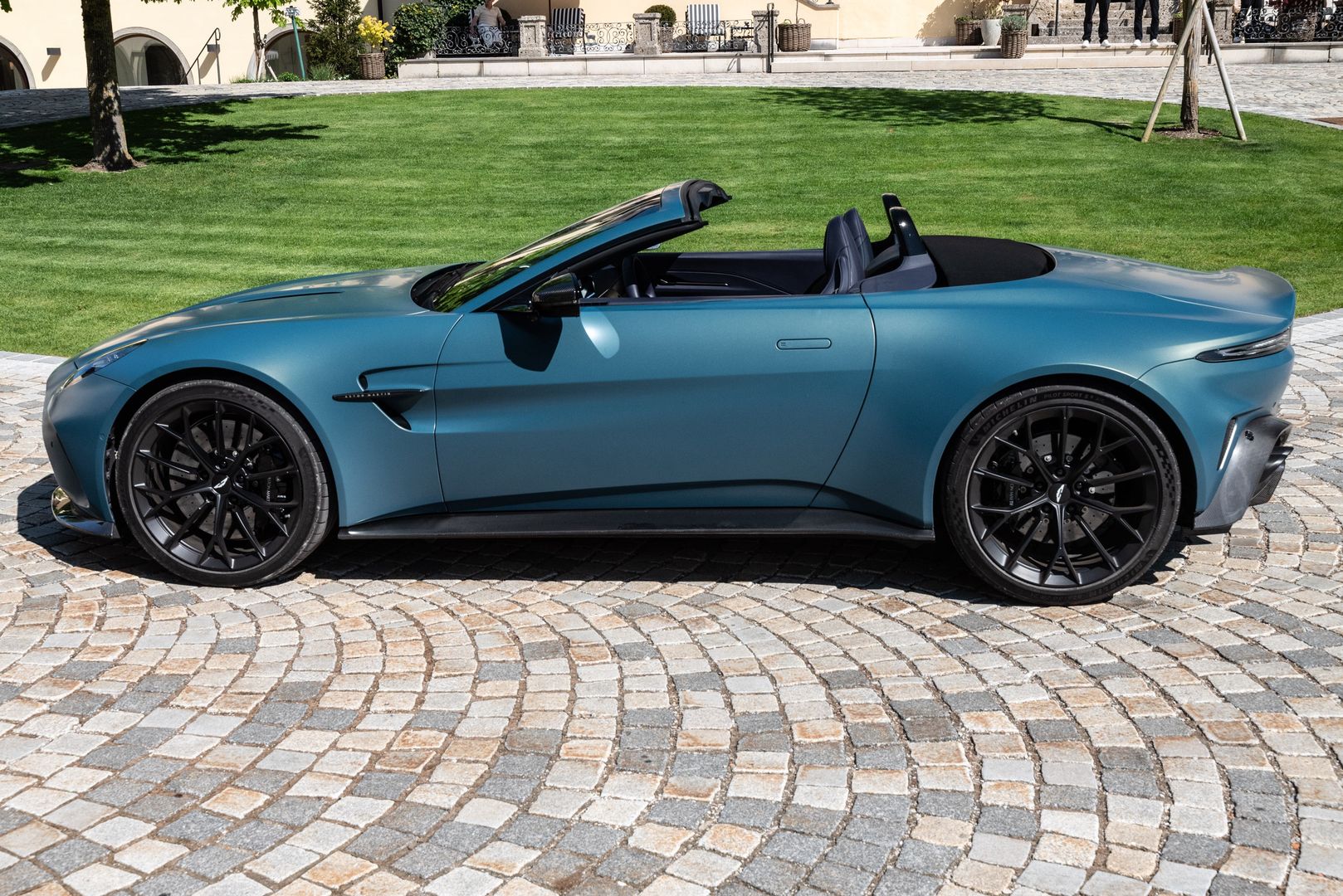 Aston Martin Vantage Roadster
