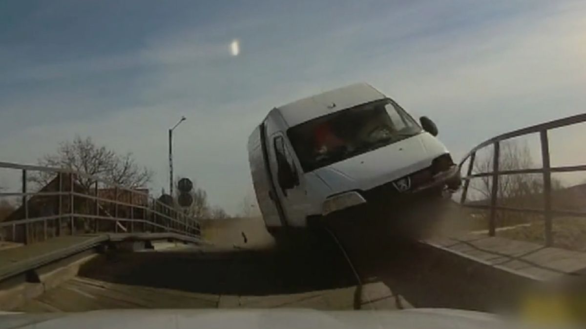 Szaleńcza jazda kierowcy samochodu dostawczego