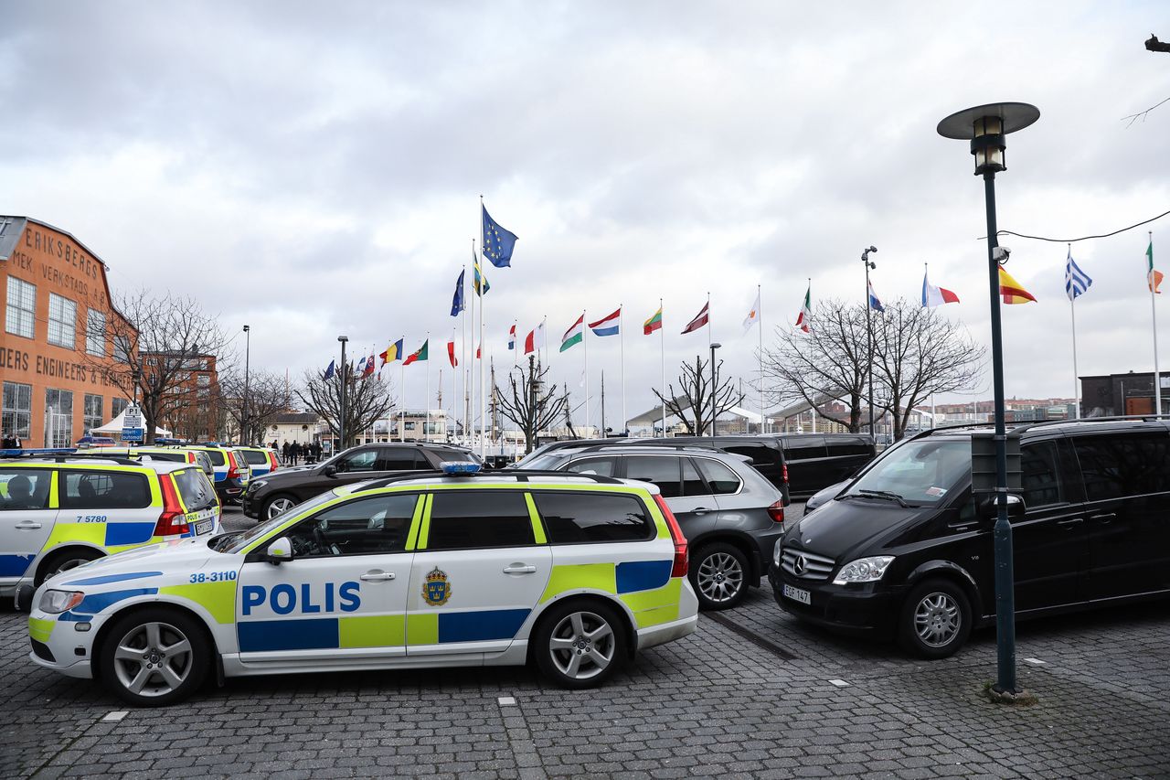 Tragedy strikes Norrköping again. Teenage boy killed in suspected gang shootout