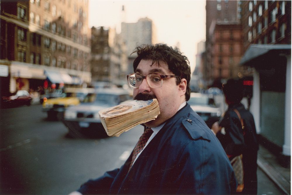 © Jeff Mermelstein, Bez tytułu / Untitled, Nowy Jork / New York, 1995. Materiały prasowe wystawy „Street Photography Now. Fotografia uliczna tu i  teraz”