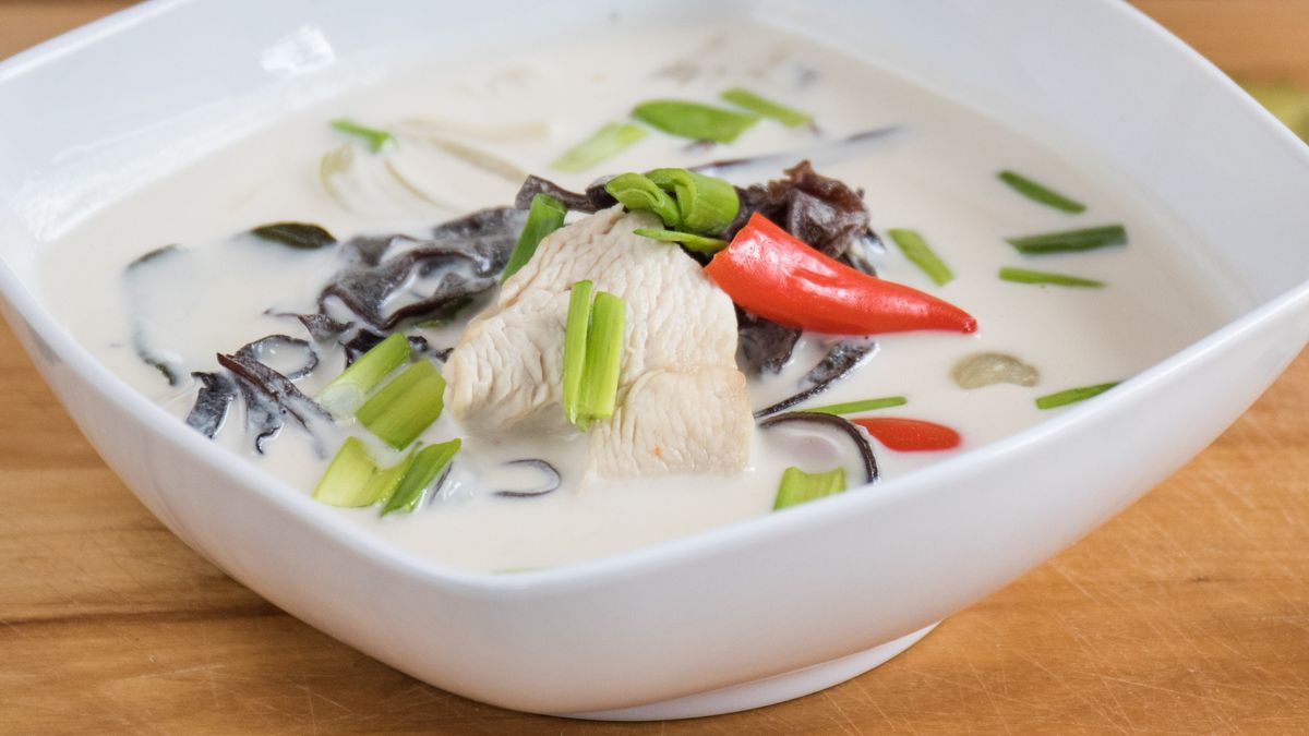 Zupa tajska z kurczakiem