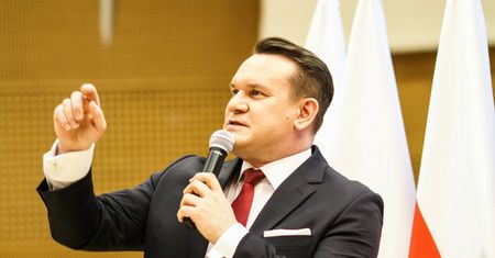 Europoseł podczas debaty o "lex Tusk": "Nie pouczajcie nas o praworządności"