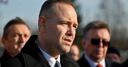 Ukraina znosi zakaz ekshumacji na Wołyniu. Karol Nawrocki komentuje
