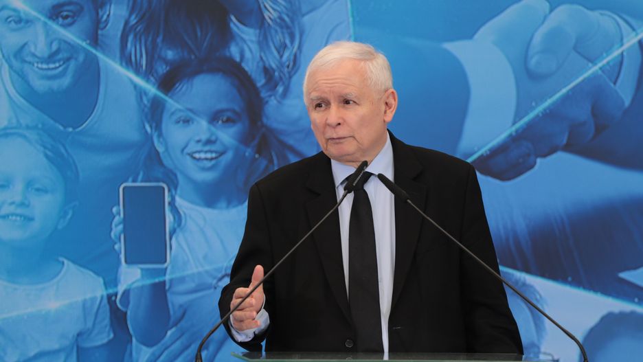Jarosław Kaczyński skrytykował przypadki nepotyzmu w partii. Poseł Tadeusz Cymański komentuje, że uchwała sanacyjna nie dotyczy jego rodziny