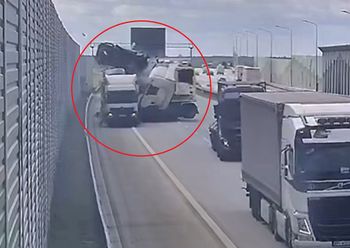 Kraksa na A1. Uderzył w ciężarówkę. Policja zna powód