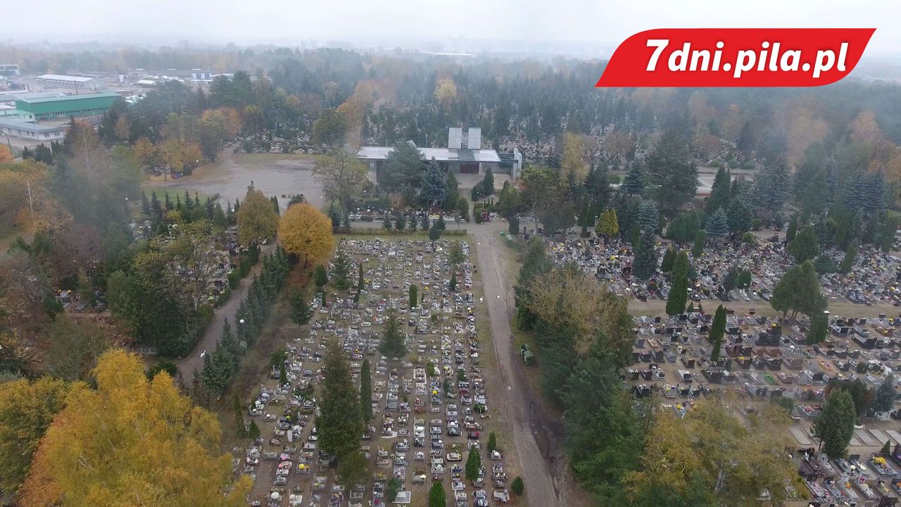 Piła: 5 lat temu nie mogliśmy odwiedzić grobów najbliższych. Wszystko przez pandemię
