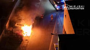 Warszawa: Pożar trzech samochodów na Woli. Trwa akcja gaśnicza