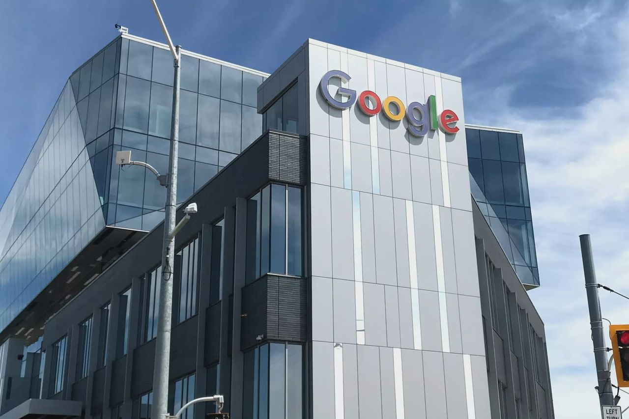 Ogromne przychody, niski podatek w Polsce. Szef WP krytykuje Facebooka i Google