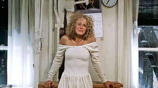 W kultowym erotyku pokazuje sporo ciała. "Nic spektakularnego"