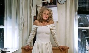 W kultowym erotyku pokazuje sporo ciała. "Nic spektakularnego"