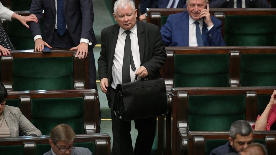 PiS pod przewodnictwem Jarosława Kaczyńskiego nadal otrzymuje wysokie poparcie