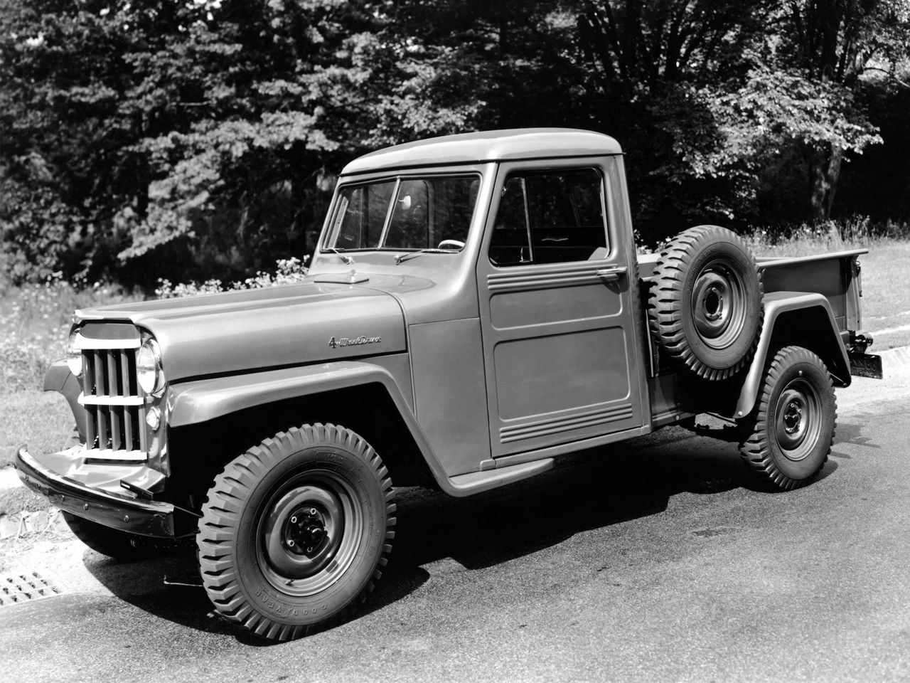 Willys Jeep Truck - pierwszy pickup Jeepa, choć wówczas była to marka Willys.