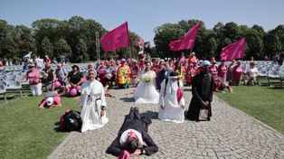 Jasna Góra: 44. Kielecka Piesza Pielgrzymka. Piękne świadectwo wiary i ogromne wzruszenie pątników. Byli też nowożeńcy! Zobacz zdjęcia