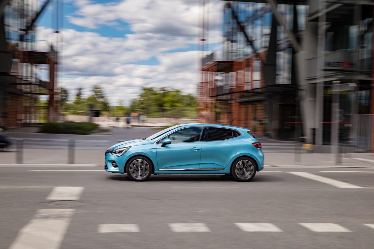 Renault Clio E-TECH Hybrid. Test miejskiego malucha na torze wyścigowym