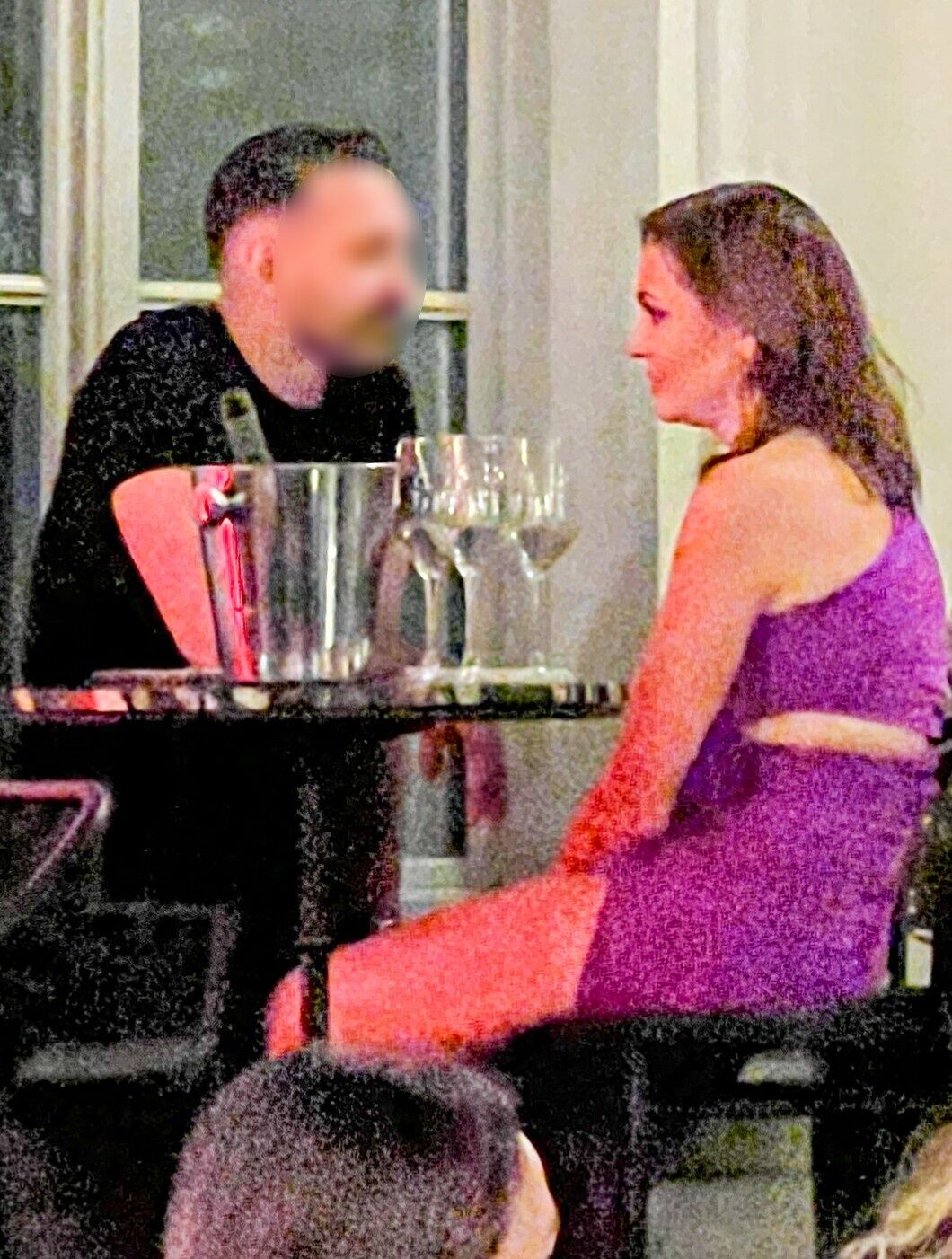 Anna Wendzikowska imprezuje z tajemniczym brunetem