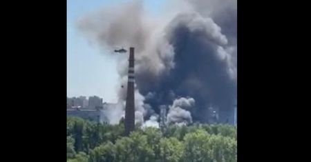 Gigantyczny pożar w Moskwie. Rosjanie podali przyczynę, ekspert komentuje