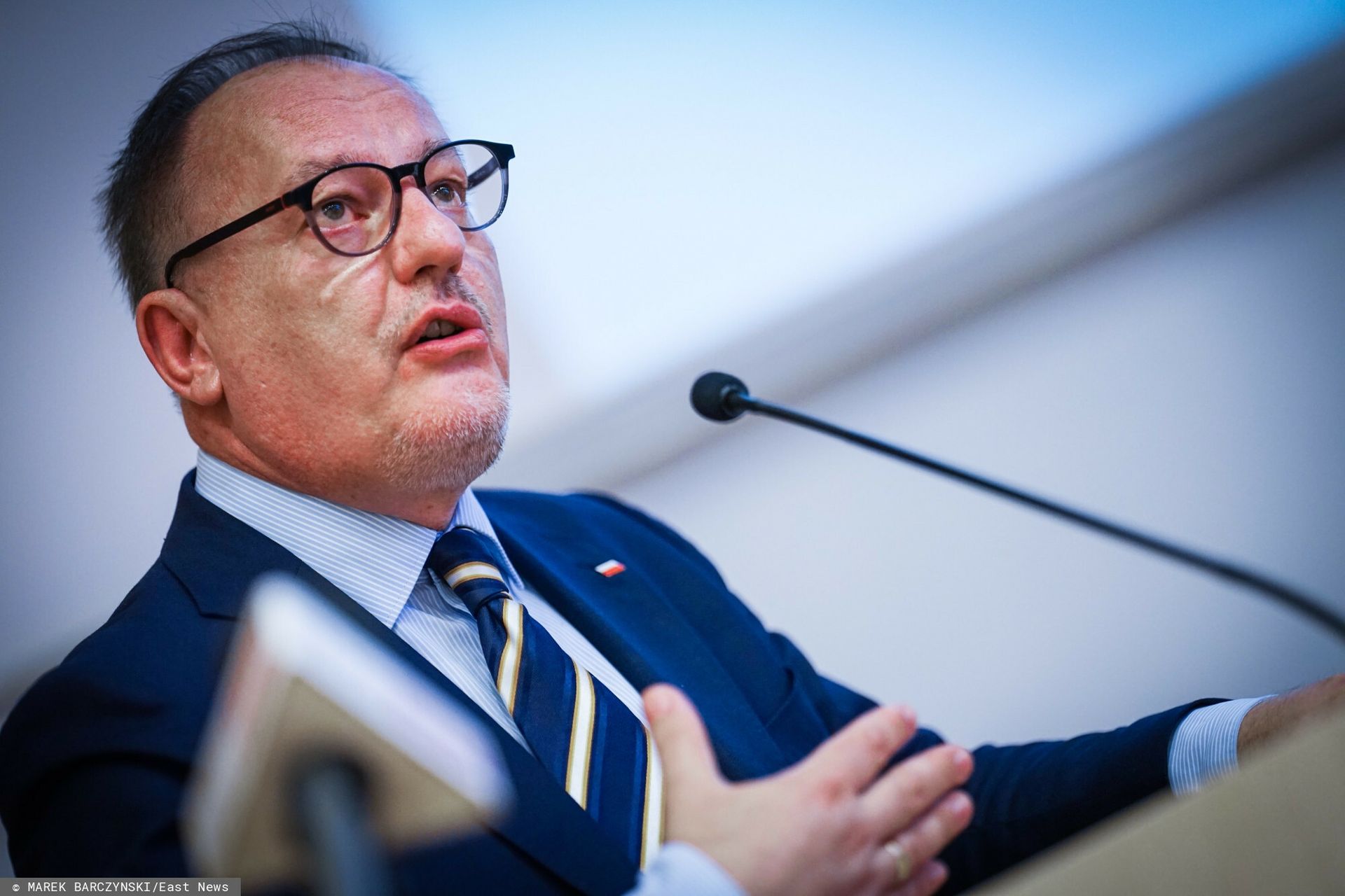 Senator PiS zmienia obóz: Majer do Morawieckiego – co oznacza ten ruch w polityce 2026