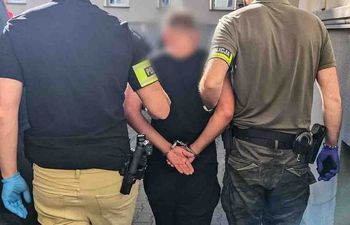 Zielona Góra: Poznał ich w internecie, zaprosił a oni go okradli. Wpadli w namiocie nad jeziorem