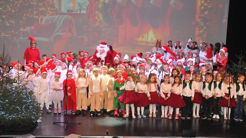 Rozświetlenie choinki w Koneckim Centrum Kultury