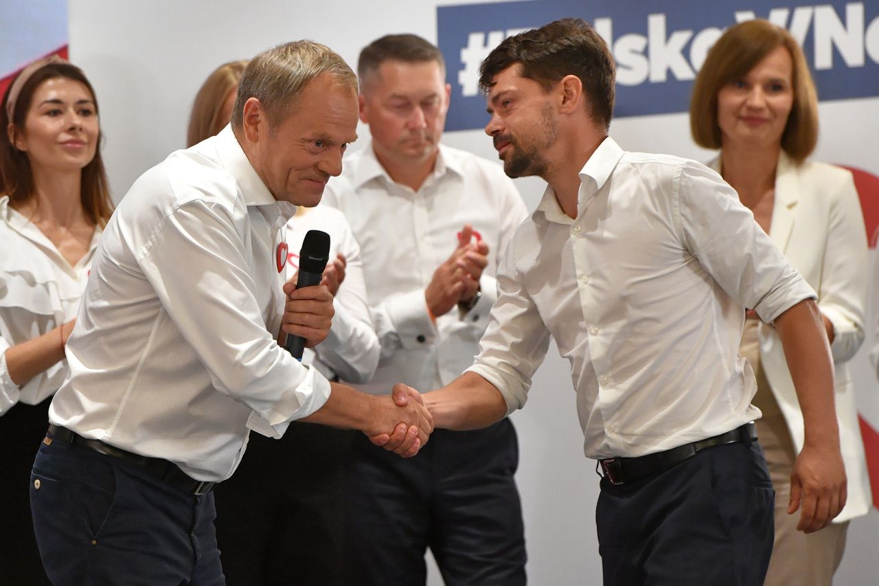 Donald Tusk i Michał Kołodziejczak na posiedzeniu Rady Krajowej PO