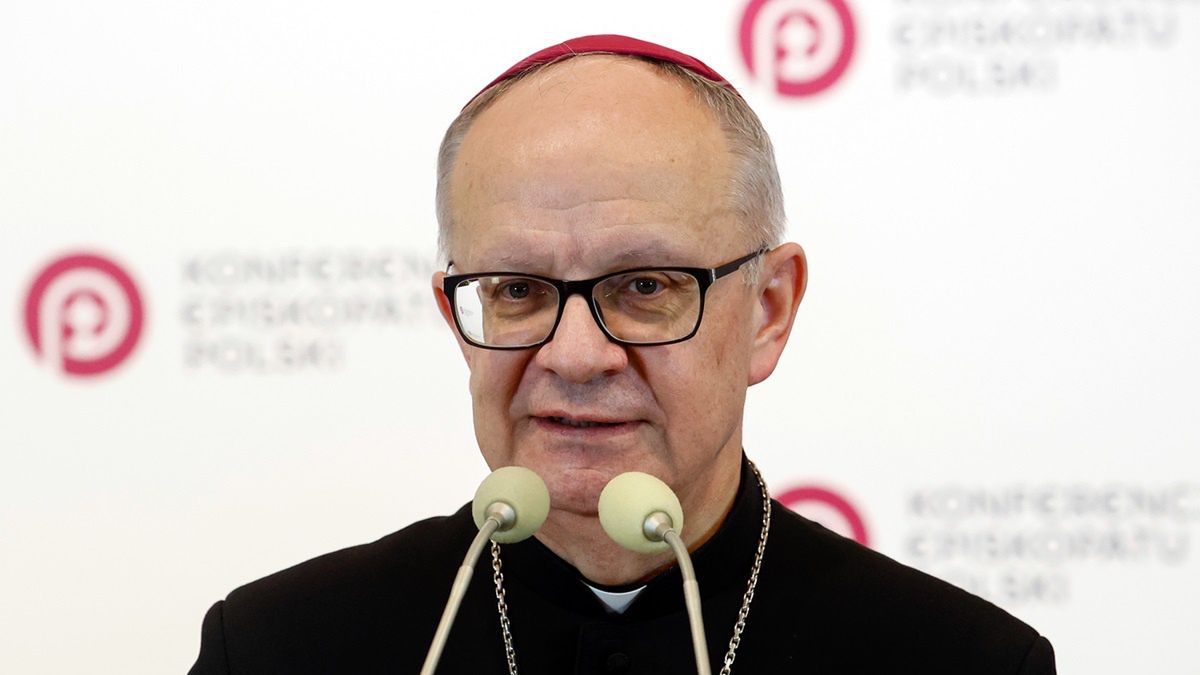 Biskup Andrzej Czaja zaprasza osoby świeckie na kursy.