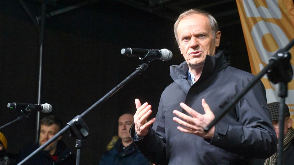Donald TuskRadek Pietruszkamanifestacja, protest, ustawa medialna, ustawa o radiofonii i telewizji