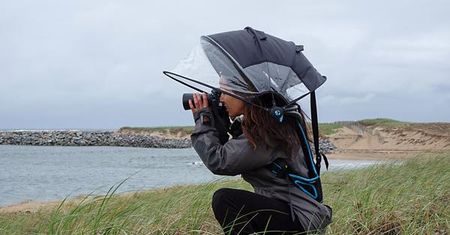 Nubrella - składana parasolka dla fotografów. Czy to ma sens?