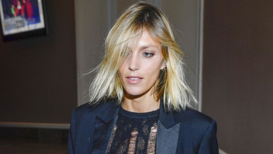 Anja Rubik to wielka fanka czarnych stylizacji.
