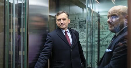 "Kompletne błazeństwo". Ziobro uderza w komisję śledczą ds. Pegasusa
