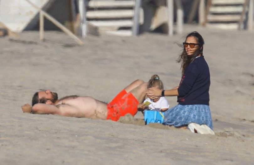 Jennifer Garner i Bradley Cooper relaksują się na plaży w Malibu
