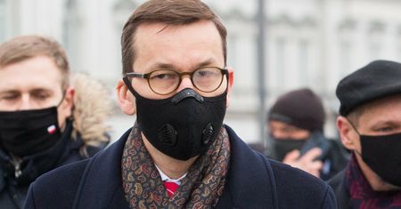 Morawiecki apeluje: Zapisujmy się na szczepienia!