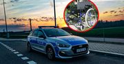 Na wózku po "ekspresówce". Policjanci odwieźli go do szpitala