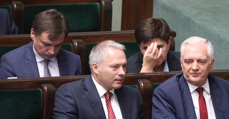 Spór w Porozumieniu oczami wyrzuconego z partii posła