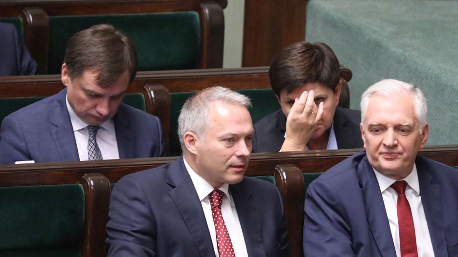Spór w Porozumieniu oczami wyrzuconych członków partii