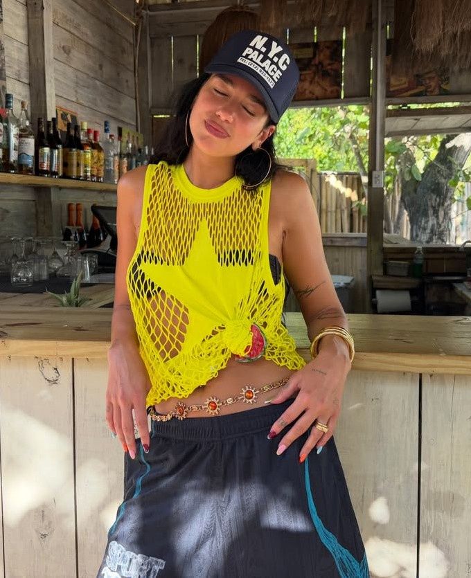 Dua Lipa i jej pocztówki z wakacji