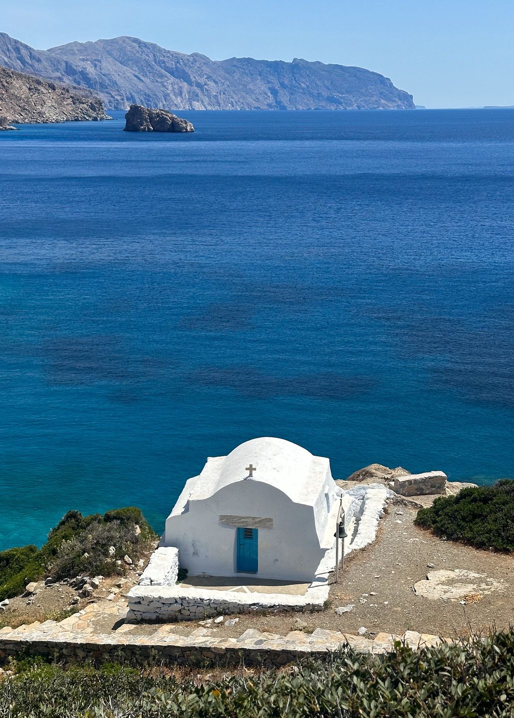Agia Anna to jedno z najbardziej znanych miejsc na Amorgos.