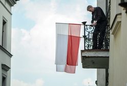 Jak wywiesić flagę Polski? Nieuwaga może skutkować mandatem