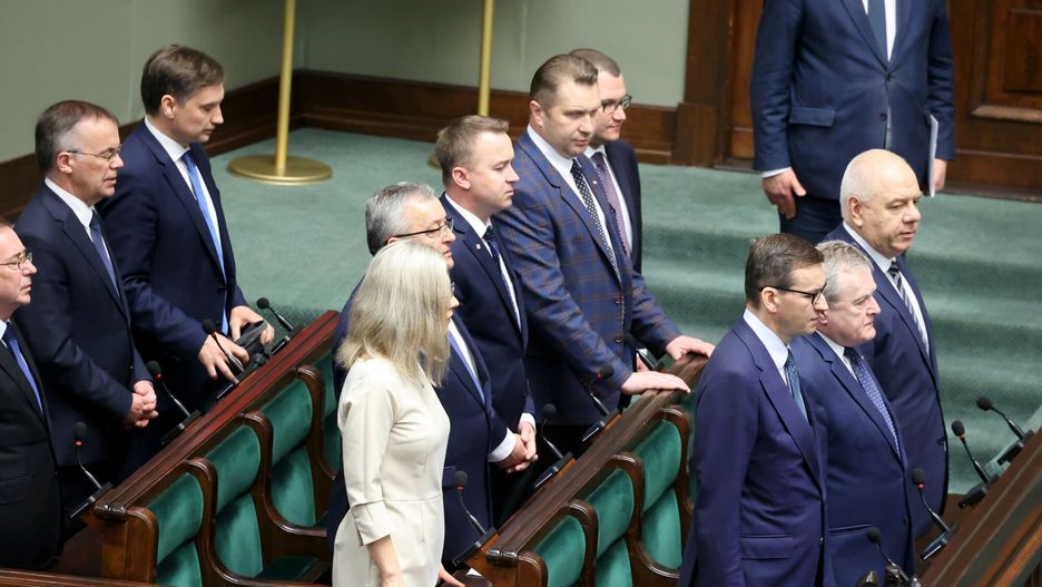 Władza kupuje paliwo 