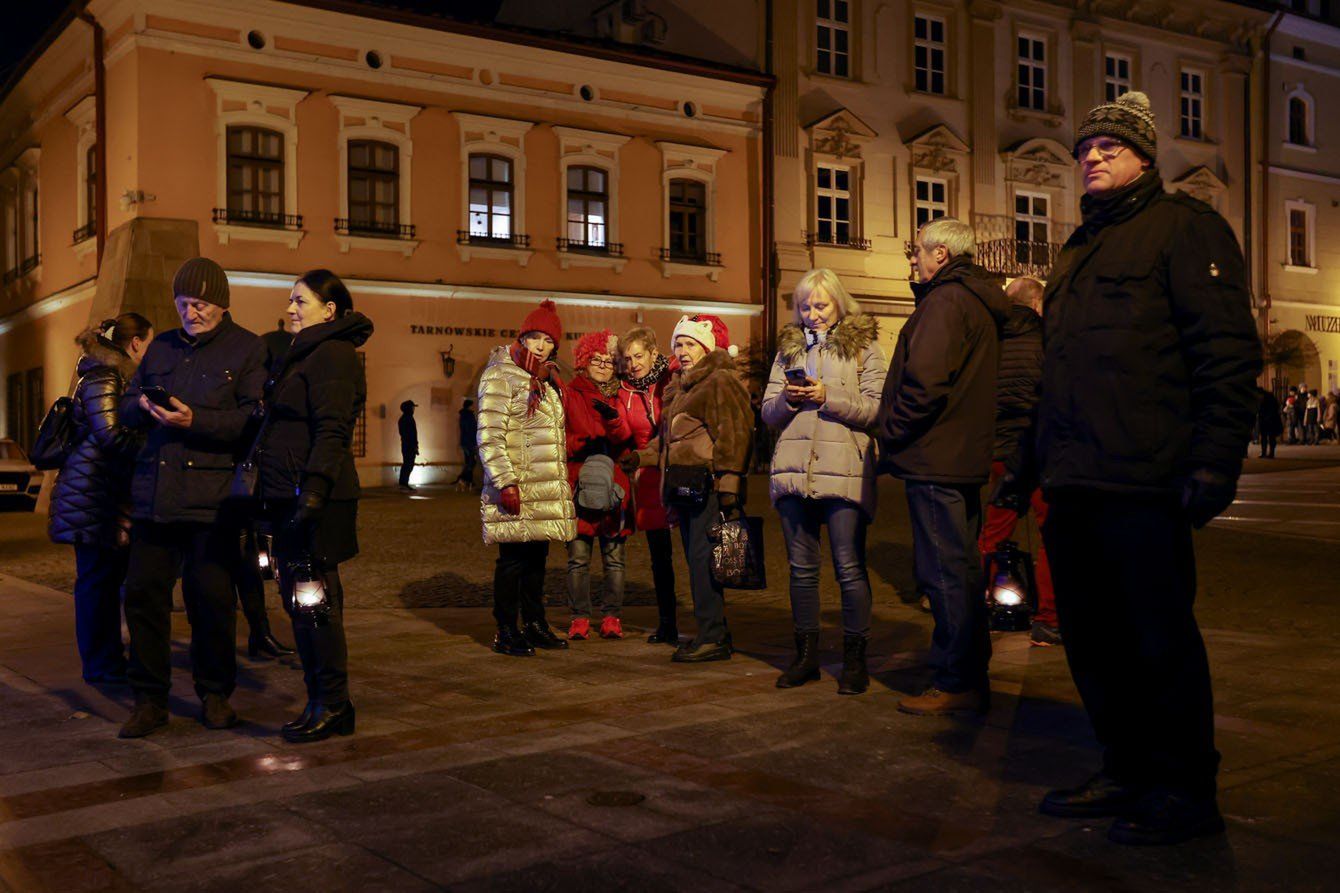 W Mikołajkowym nocnym zwiedzaniu Tarnowa uczestniczyli zarówno dorośli, jak i dzieci