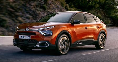 Nowy Citroën C4 już bez tajemnic. Elektryczny, spalinowy i bardzo komfortowy