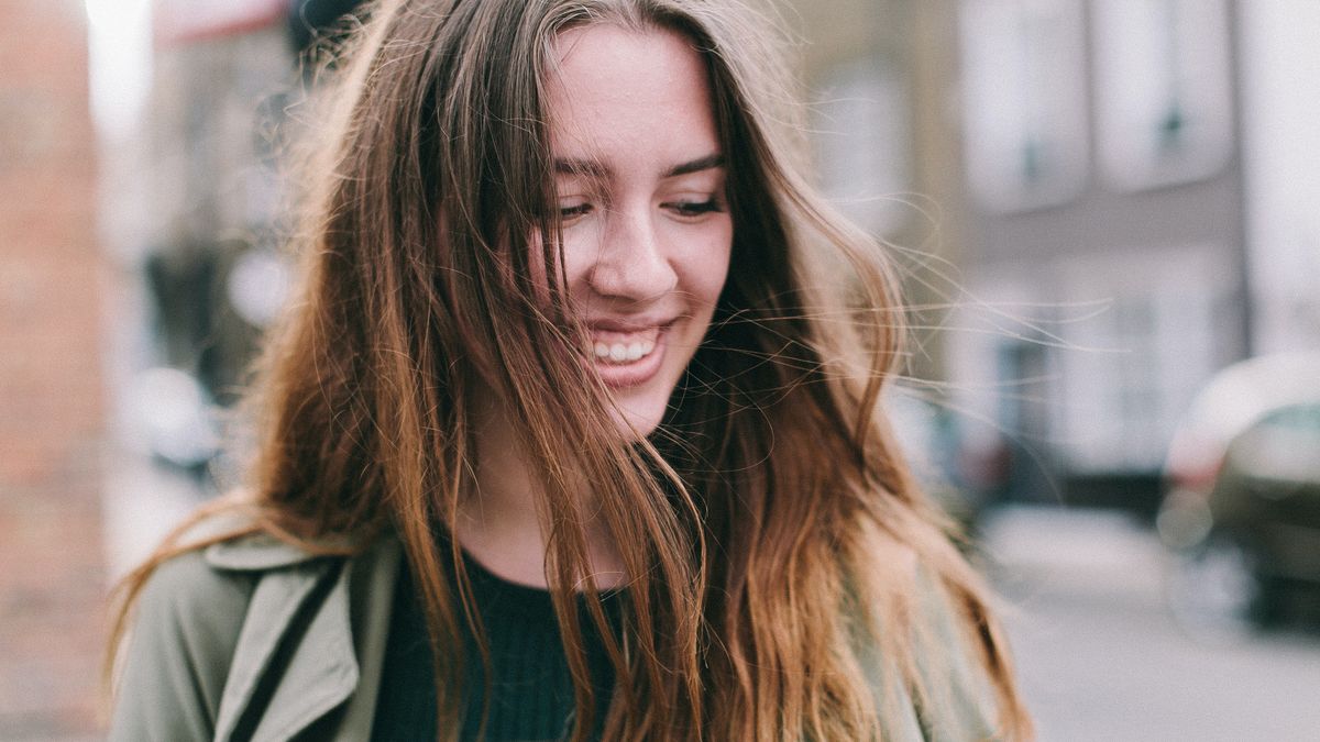 Po pandemii ludzie na nowo uczą się uśmiechu