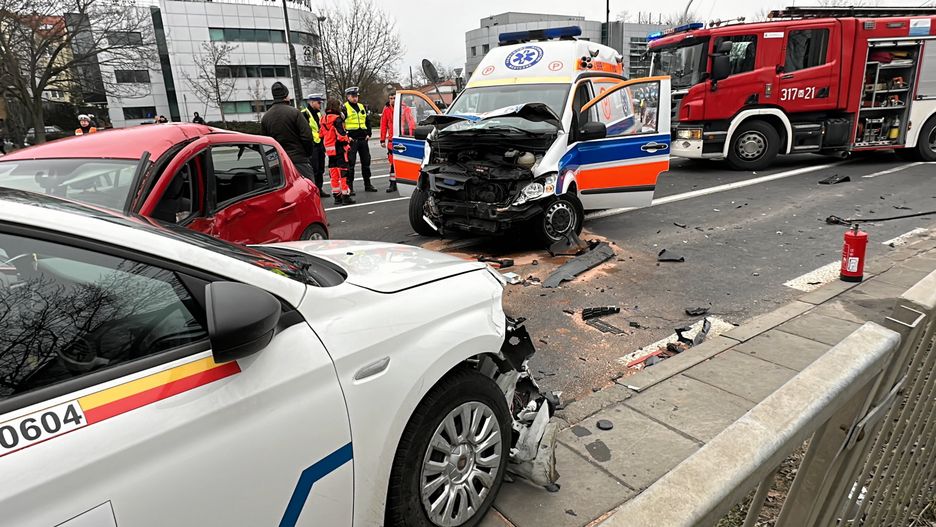 Po wypadku na Puławskiej jedna osoba była reanimowana.