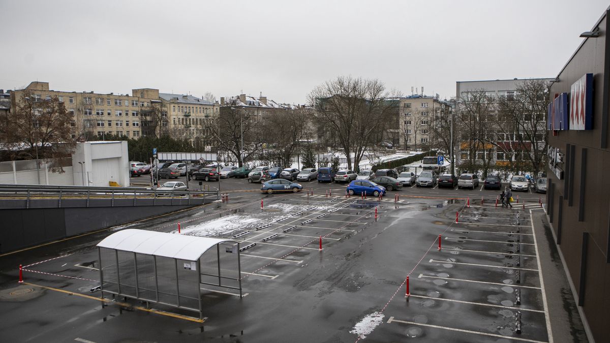 VILNIUS, LITHUANIA - DECEMBER 15: Part of car parking lot near supermarket closed down due to tighter quarantine rules, car parkings near supermarkets, shopping malls, marketplaces and other trading venues will need to be filled at no more than 20 percent of the capacity, excluding parking lots for employees and disabled people in Vilnius, Lithuania on December 15, 2020. (Photo by Paulius Peleckis/Anadolu Agency via Getty Images)