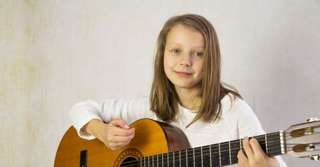 Nauka gry na instrumentach dla dzieci. Jak zachęcić malucha do muzykowania?